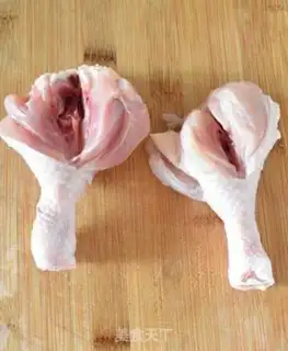 Make Roast chicken leg with fork step 3