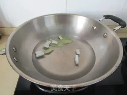 Make Onion sea cucumber step 2