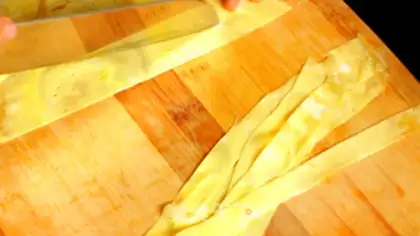 Make Sunshine eggs for rice step 3