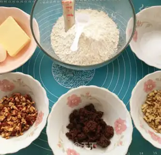 Make A walnut-tree snack step 1