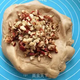 Make A walnut-tree snack step 7