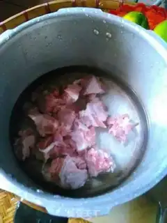 Make Cucumber bone soup step 1