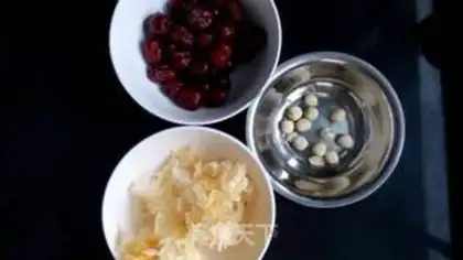 Make Silver-ear-leave soup step 0