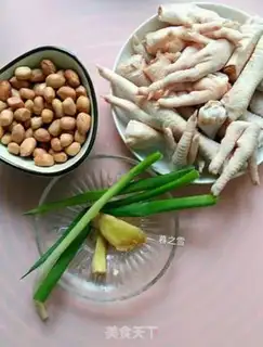Make Peanut phoenix soup step 0