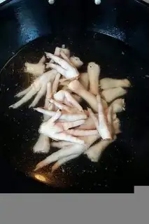 Make Peanut phoenix soup step 2