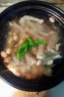 Make Peanut phoenix soup step 4