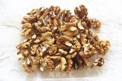 Make Amber walnuts step 0