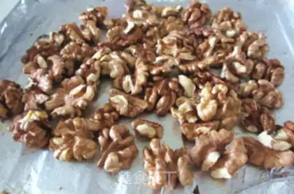 Make Amber walnuts step 2
