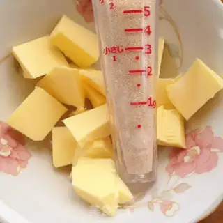 Make Cream cream and bread step 1