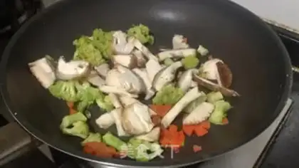 Make Two mushrooms for Chicago squid step 9