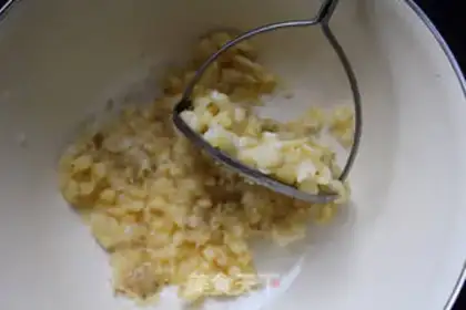 Make Banana cake for the winter step 1