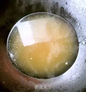 Make Put on the soup egg doll step 9