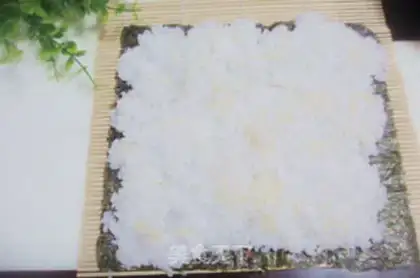 Make Hand roll sushi step 3
