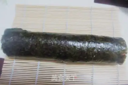 Make Hand roll sushi step 5