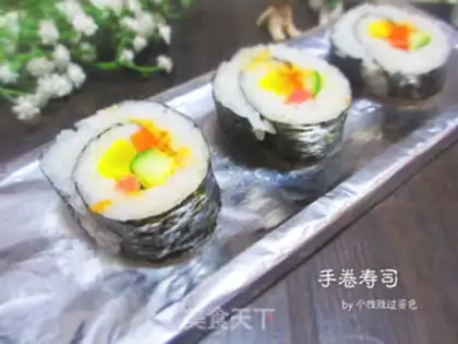Make Hand roll sushi step 6