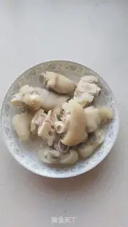 Make Sea bean pig hoof soup step 2