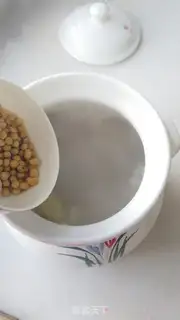 Make Sea bean pig hoof soup step 6