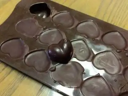 Make Handmade chocolate step 4