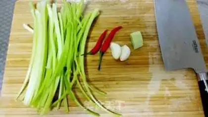 Make Fried celery step 0