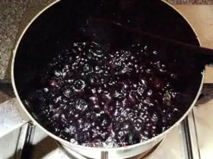 Make Blueberry chestnut souffle step 0