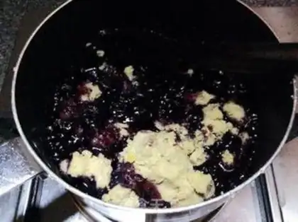 Make Blueberry chestnut souffle step 1