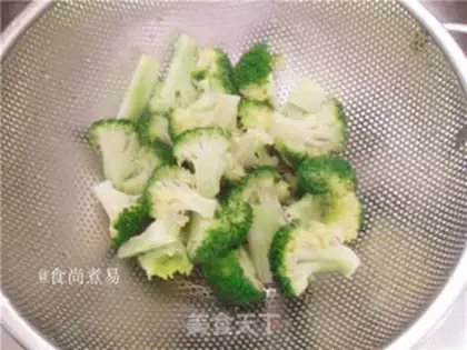 Make Orchid onions step 8
