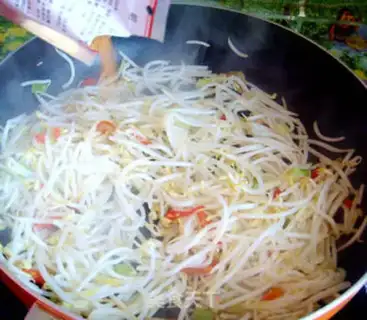 Make Sour green bean sprouts step 5