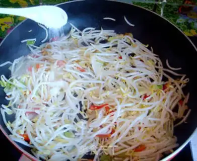 Make Sour green bean sprouts step 6