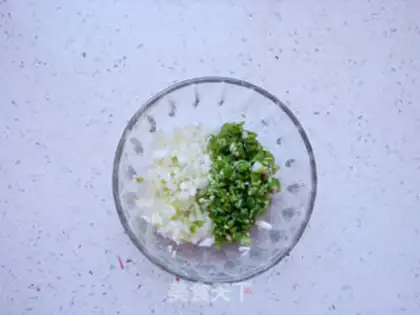 Make Pelican onions step 1