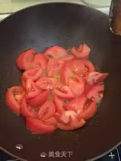 Make Tomato fried eggs step 2