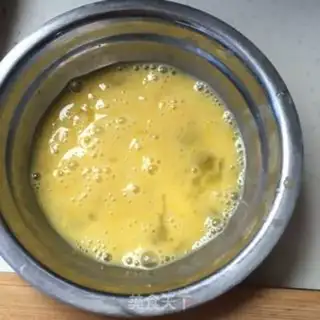 Make Tomato egg soup step 1