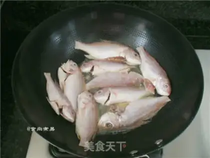 Make Goldline fish soup step 1