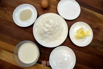Make Sweet cheese strawberry rolls step 0