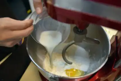 Make Sweet cheese strawberry rolls step 1