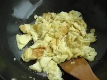 Make Autumn fried eggs step 4