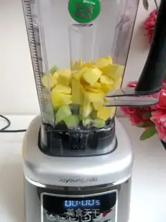 Make ♪ Monkey mango juice ♪ step 2