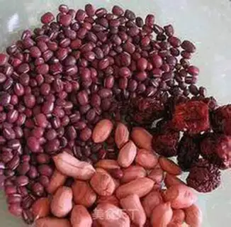 Make Silver-eared date soup step 4