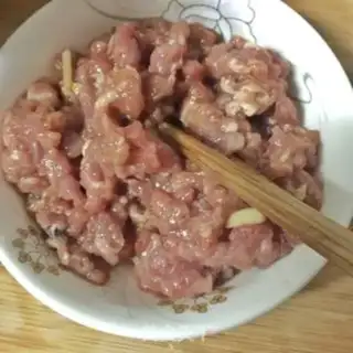 Make Spicy pork and eggplant step 1
