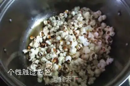 Make Milky coconut popcorn step 4