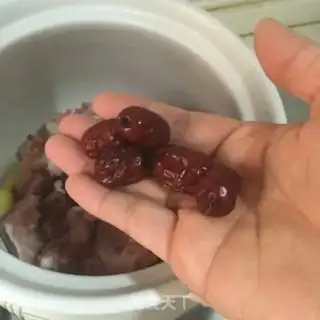 Make Red dates, bone soup step 2