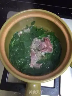 Make Skinny leaves soup step 2