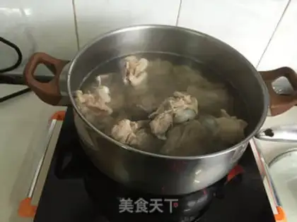 Make ♪ White radish, golden mushroom bone soup ♪ step 2
