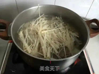 Make ♪ White radish, golden mushroom bone soup ♪ step 5