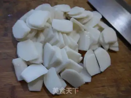 Make Pork spinach pastry soup step 1