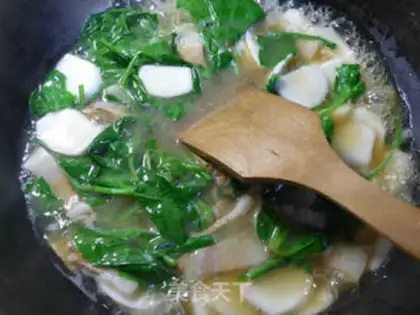 Make Pork spinach pastry soup step 5
