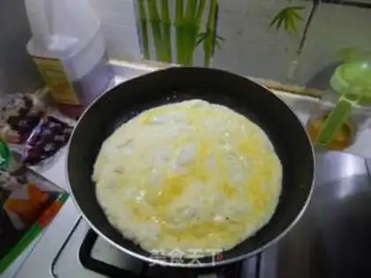 Make White decorated eggskin step 5
