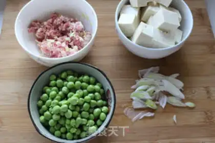 Make Korean chili tofu pot step 1