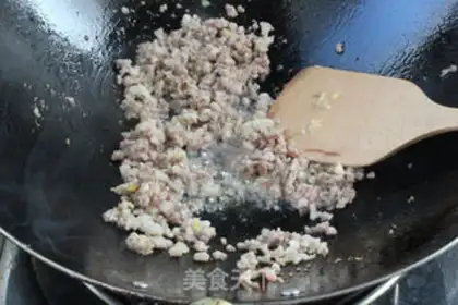 Make Korean chili tofu pot step 3