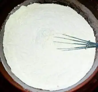 Make Christmas doughnuts step 1
