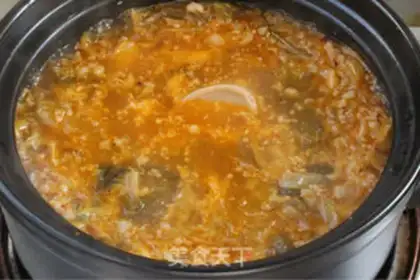Make Korean chili tofu pot step 5